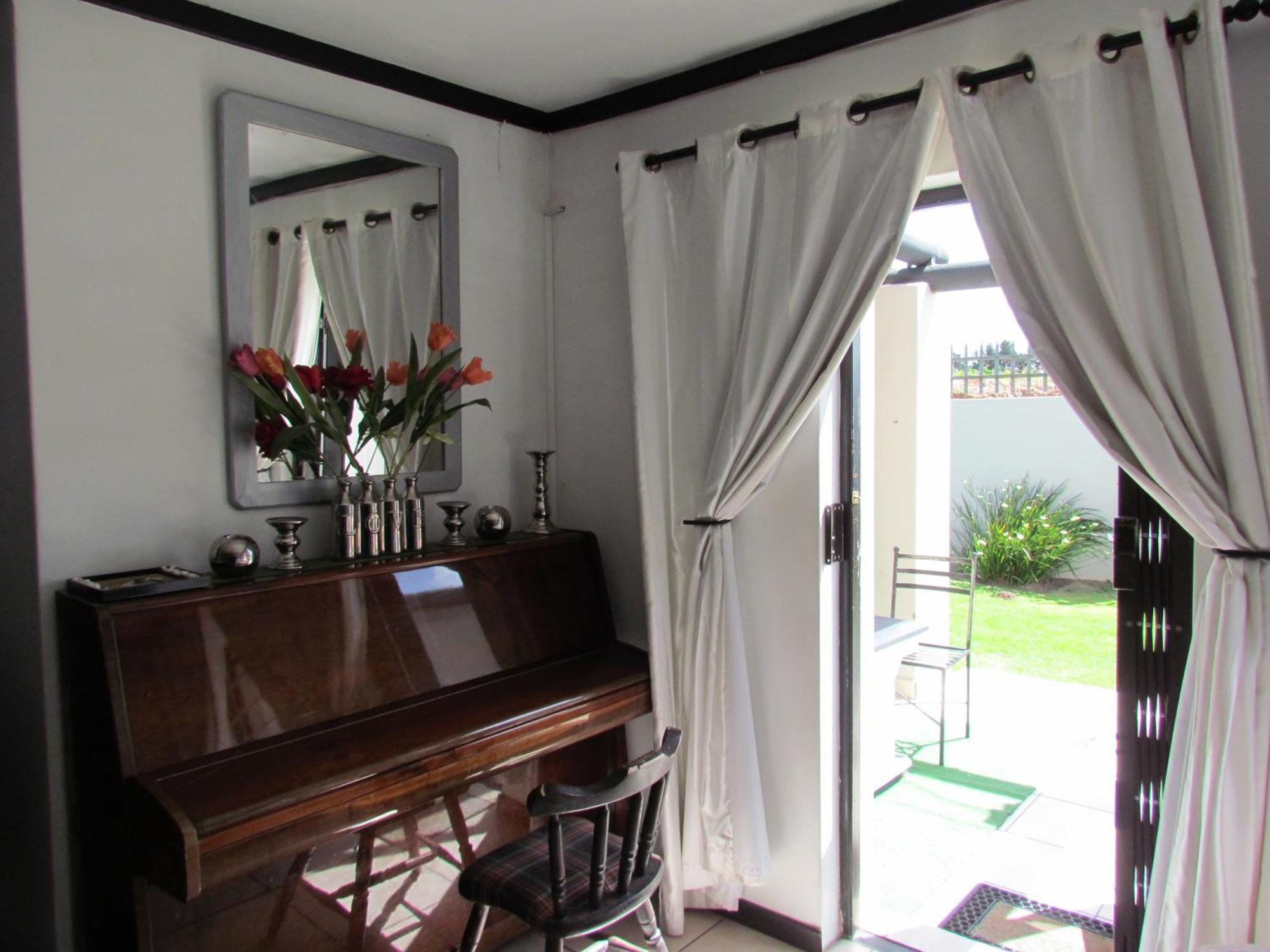 Santini Lace Self Catering Unit Plettenberg Bay Bagian luar foto